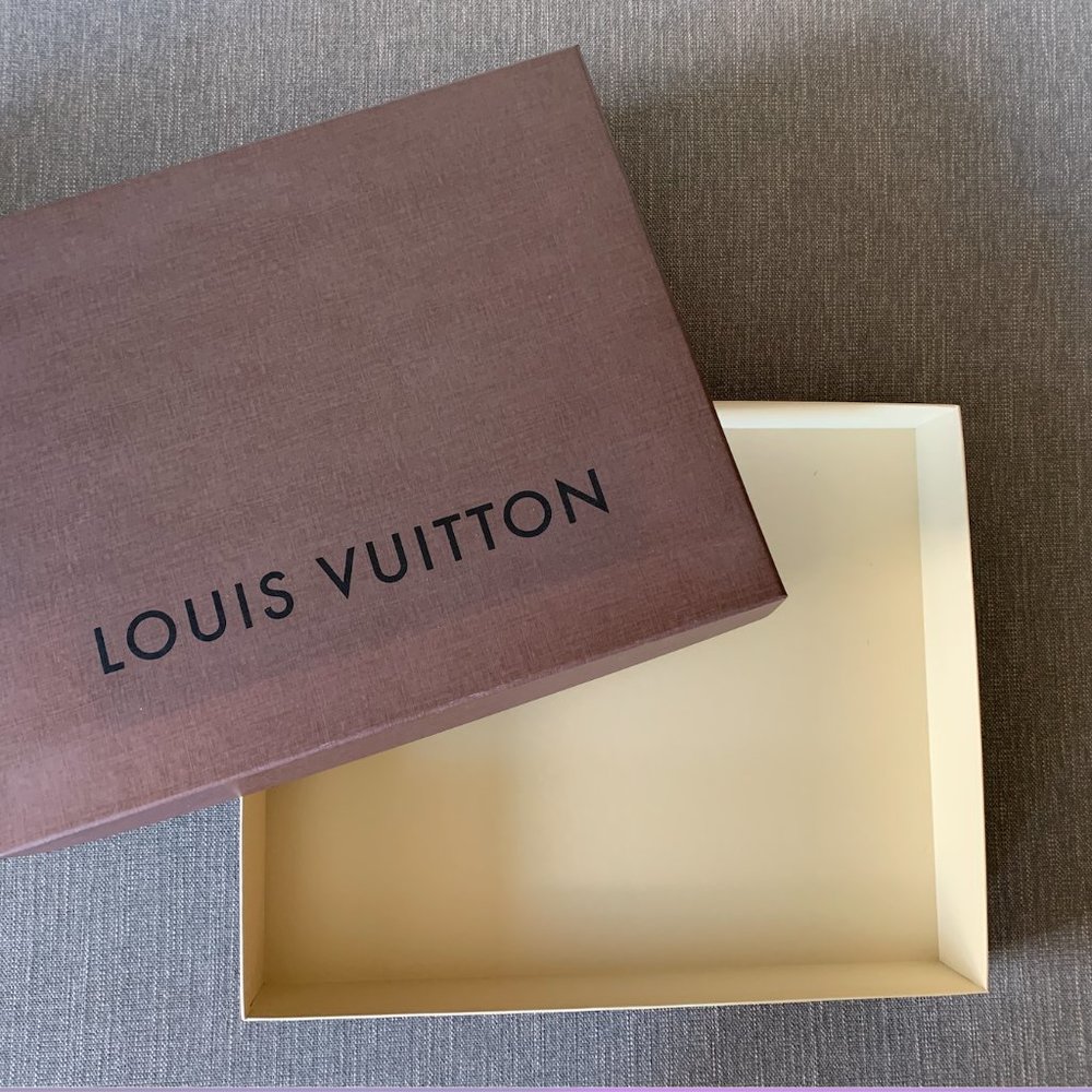 Authentic Louis Vuitton Empty Brown Gift Box Heavy Duty 18 x 14 5/8 x 4 3/4
